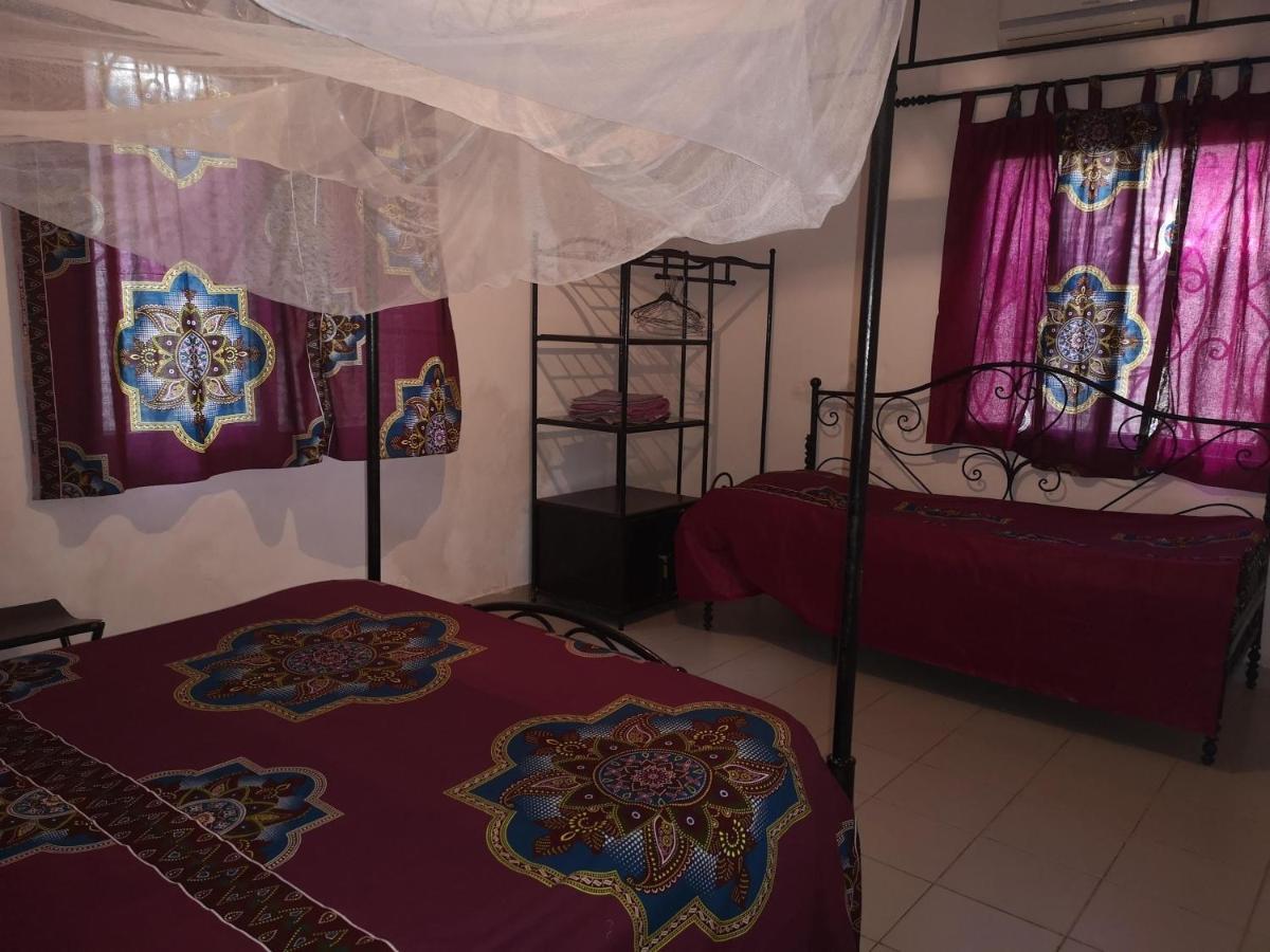 Keur Baboune M'Bour Buitenkant foto