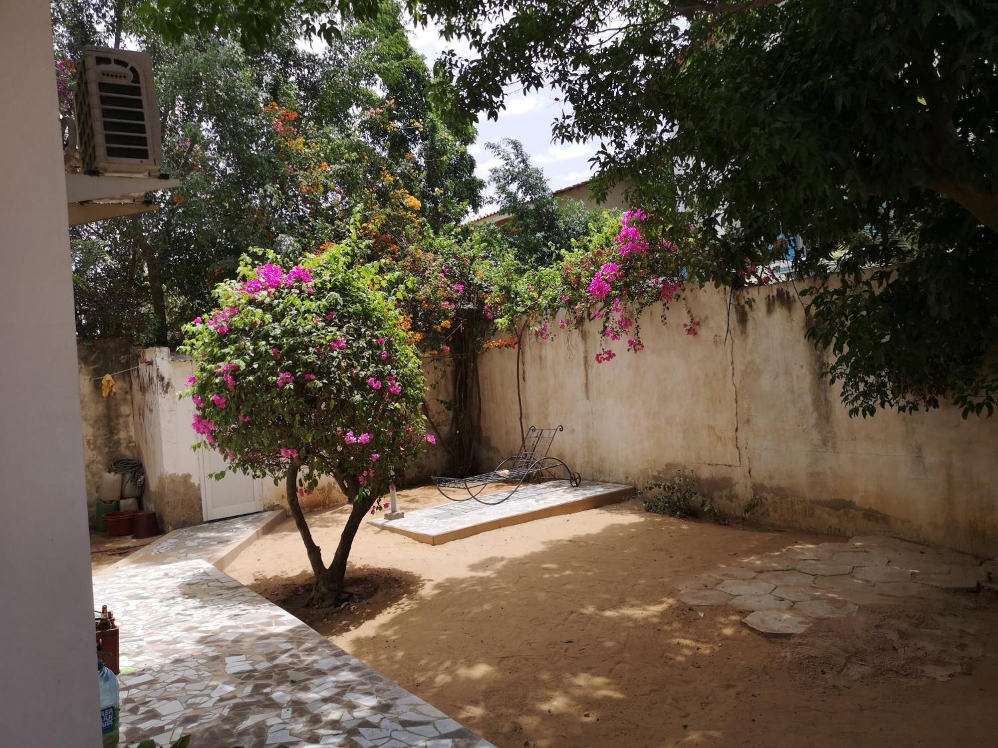 Keur Baboune M'Bour Buitenkant foto